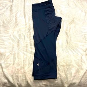 Lulu lemon navy blue pace rival crops. Size 10. No signs of wear.